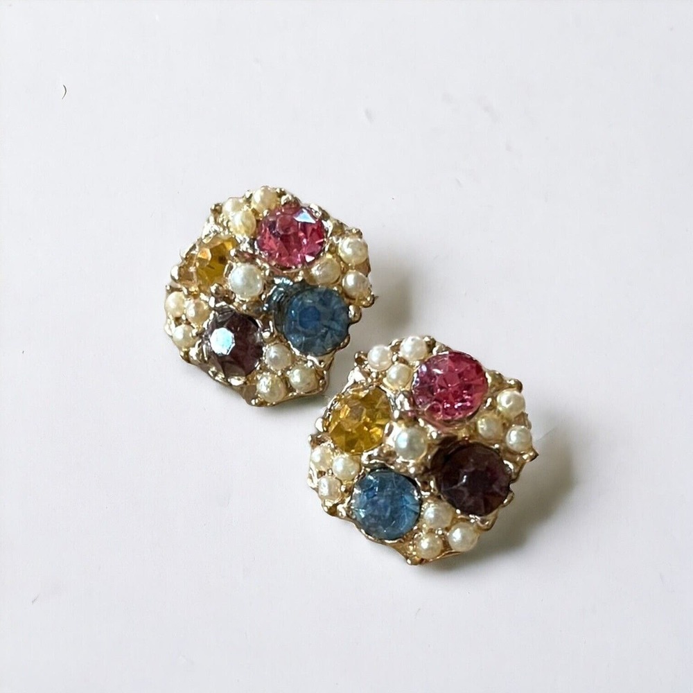 Vintage Pearl Cluster Pink Purple Yellow Blue Rhinestone Clip On Screw Earring - Picture 2 of 3
